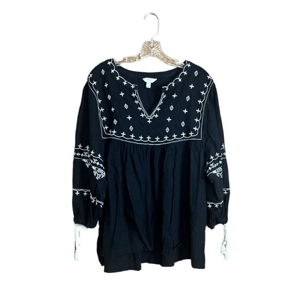 Time & Tru Tops - Time & Tru Women's Black & White Loose Top